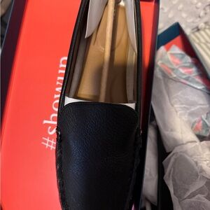 Aerosoles black leather flats